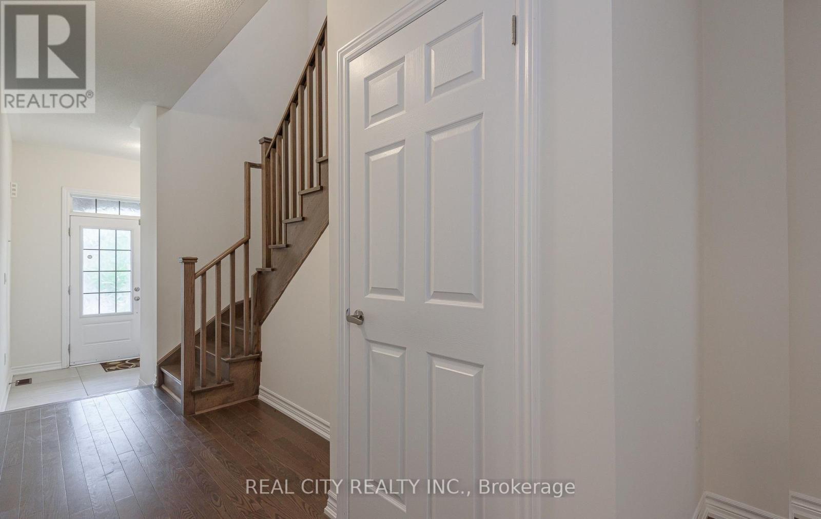 202 Doug Finney Street, Oshawa, Ontario  L1K 3G3 - Photo 5 - E13547270