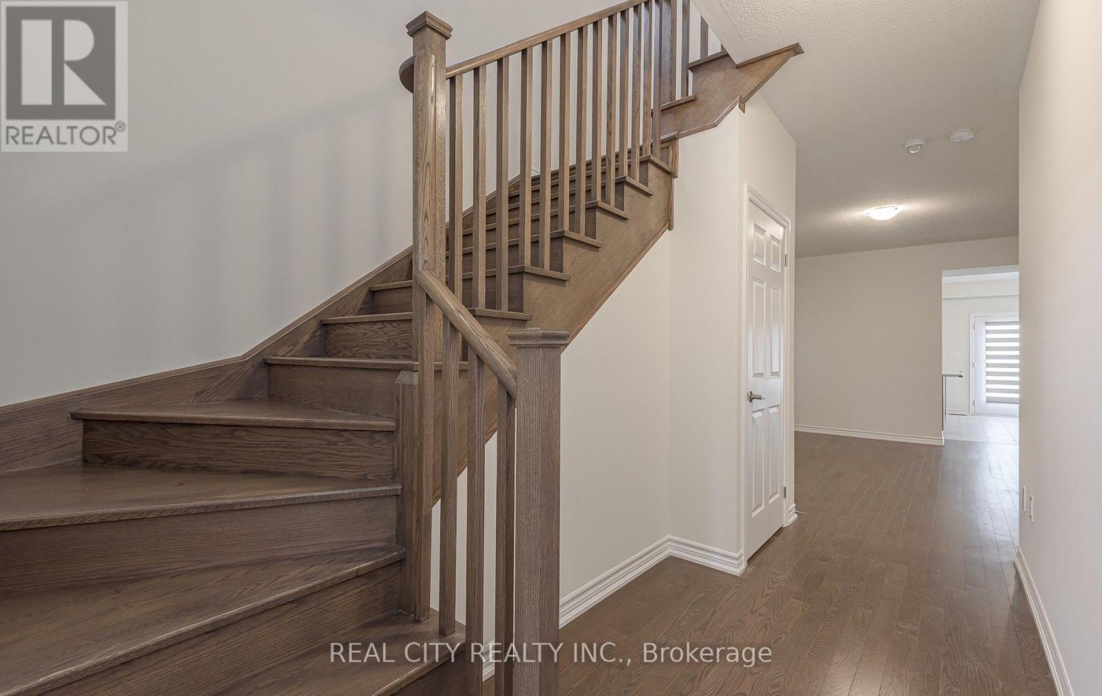 202 Doug Finney Street, Oshawa, Ontario  L1K 3G3 - Photo 6 - E13547270