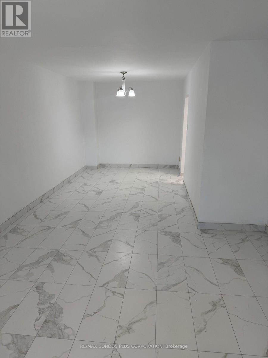 9 Rockwood Drive, Toronto, Ontario  M1M 3M9 - Photo 2 - E13547290