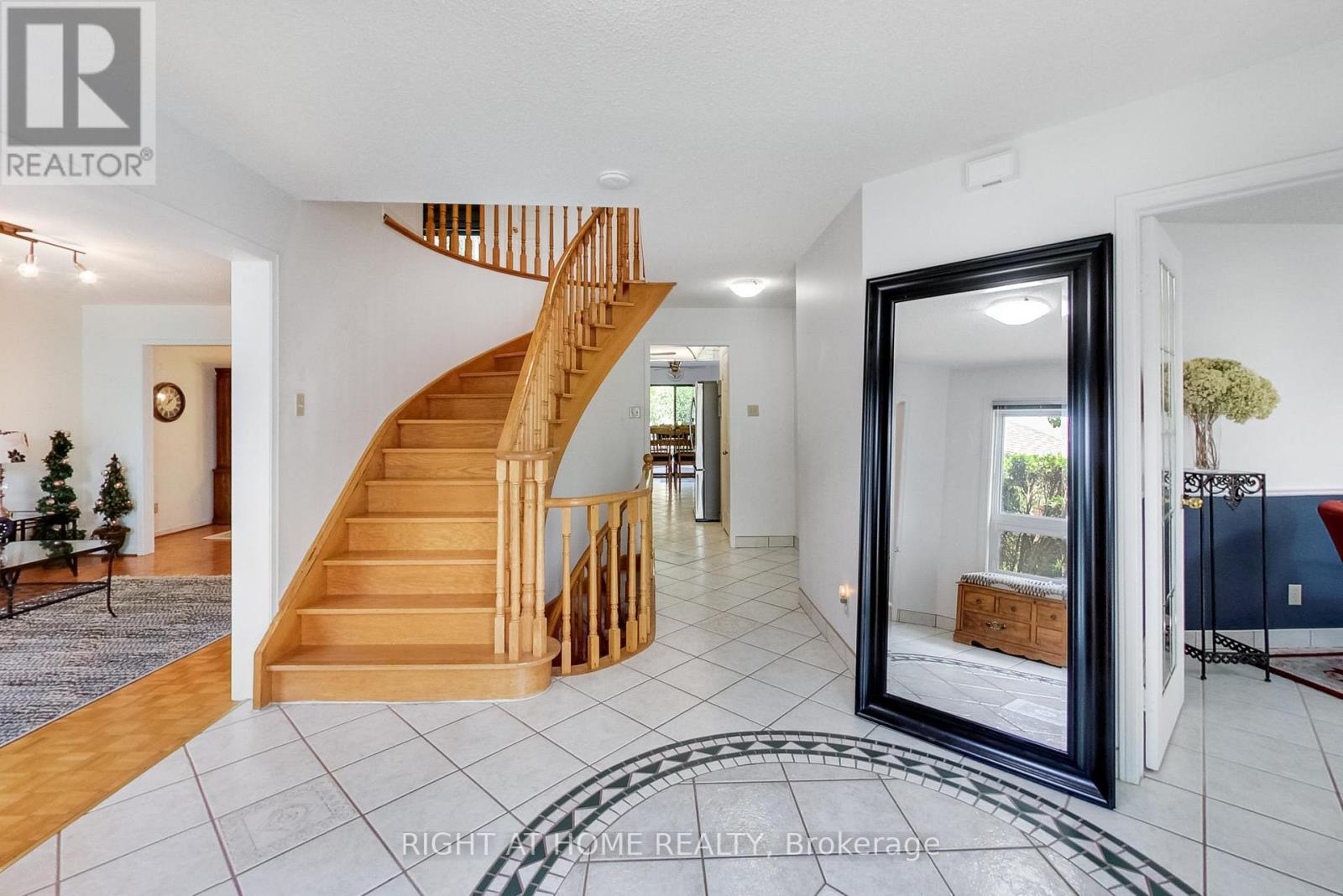 41 Bloomfield Trail, Richmond Hill, Ontario  L4E 2K5 - Photo 31 - N13547314