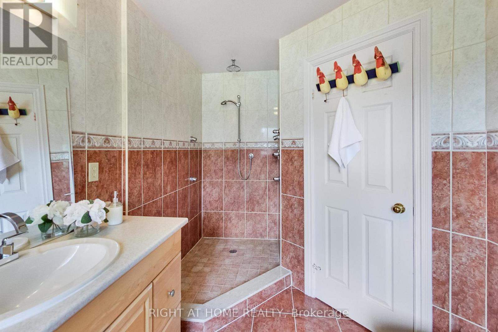 41 Bloomfield Trail, Richmond Hill, Ontario  L4E 2K5 - Photo 36 - N13547314
