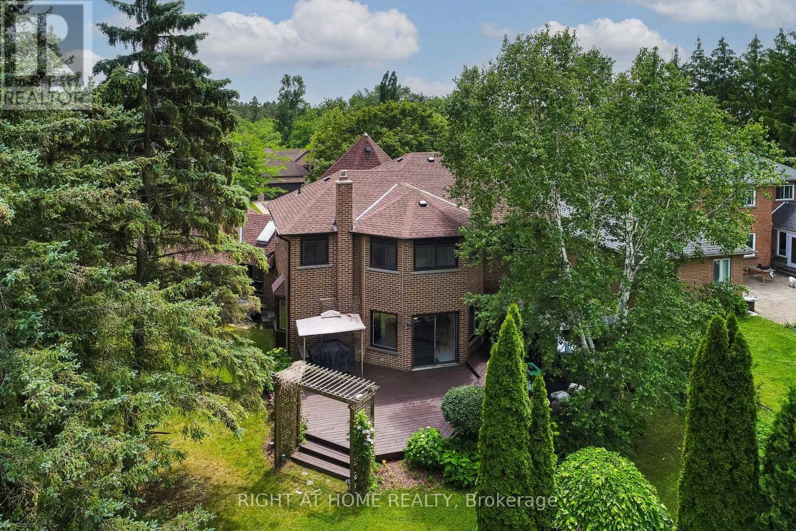 41 Bloomfield Trail, Richmond Hill, Ontario  L4E 2K5 - Photo 4 - N13547314