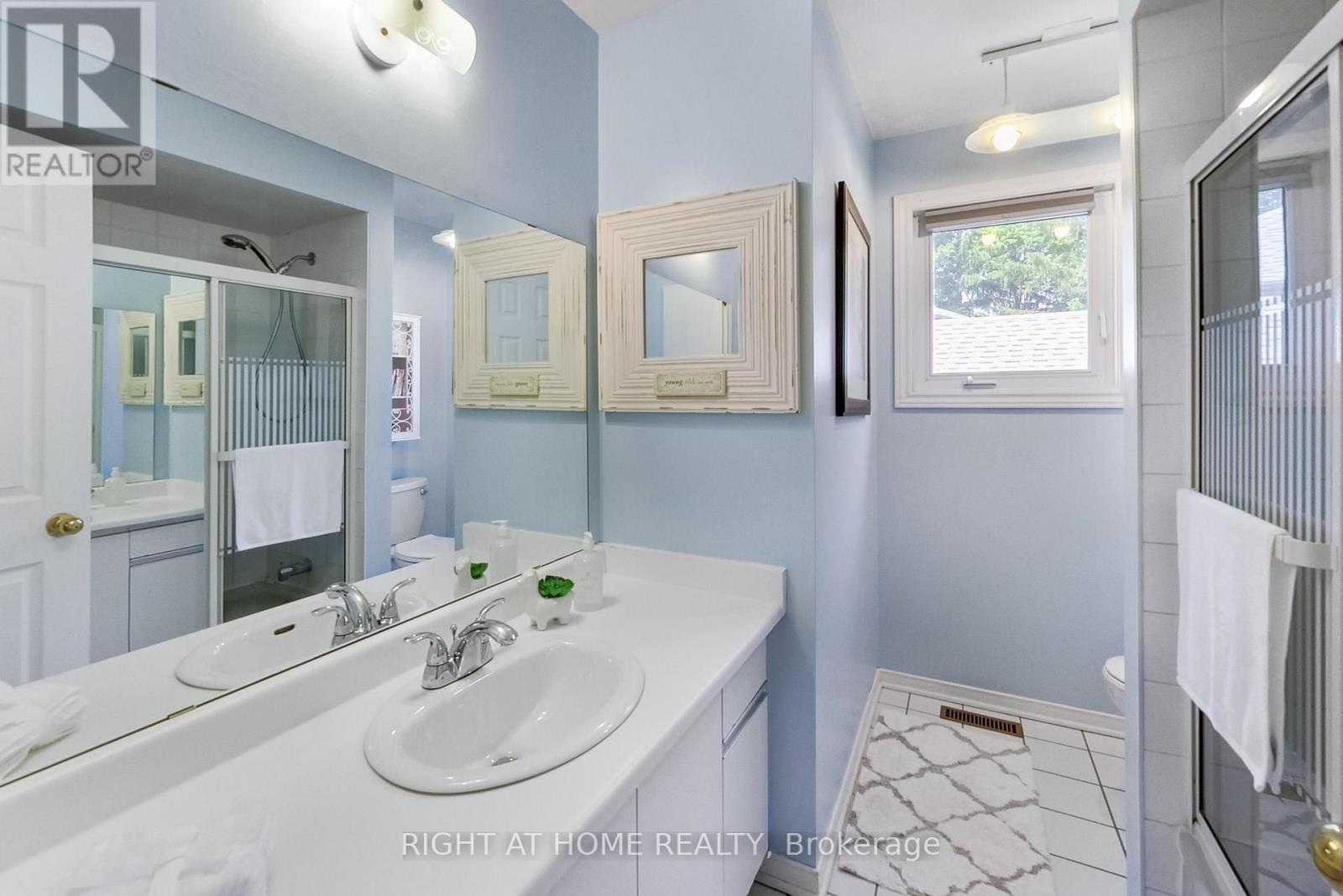 41 Bloomfield Trail, Richmond Hill, Ontario  L4E 2K5 - Photo 40 - N13547314