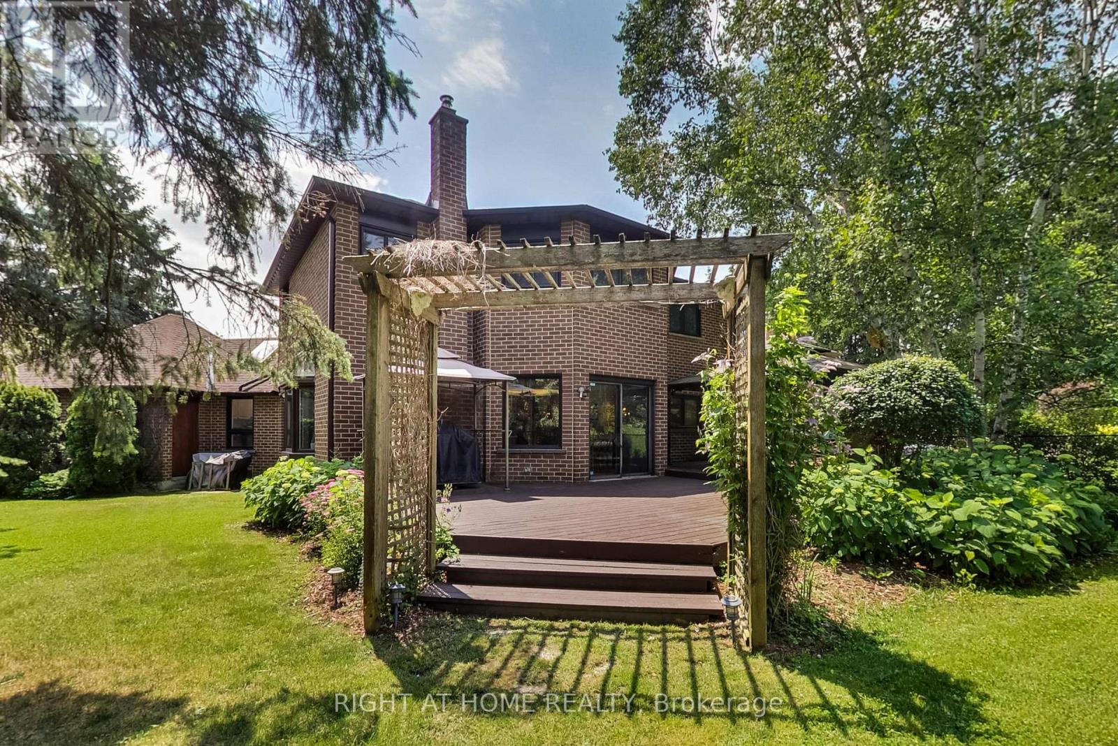 41 Bloomfield Trail, Richmond Hill, Ontario  L4E 2K5 - Photo 9 - N13547314
