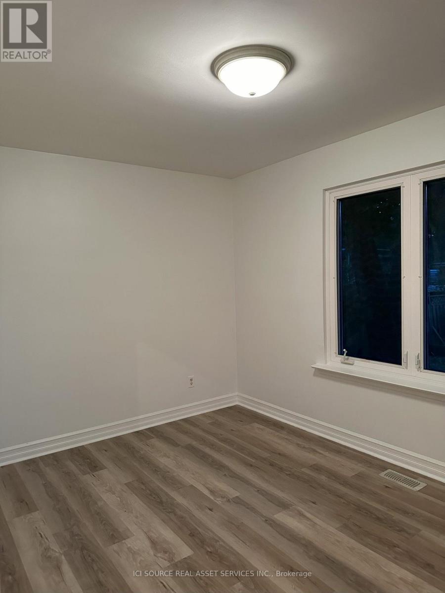 570 Wingrove Crescent, Oakville, Ontario L6L 4R6 - Photo 8 - W13547284