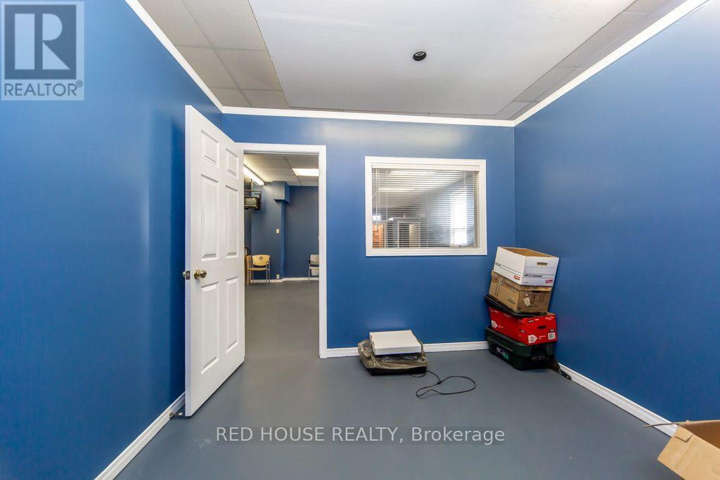 658 Vaughan Road, Toronto, Ontario  M6E 2Y5 - Photo 15 - C13547354