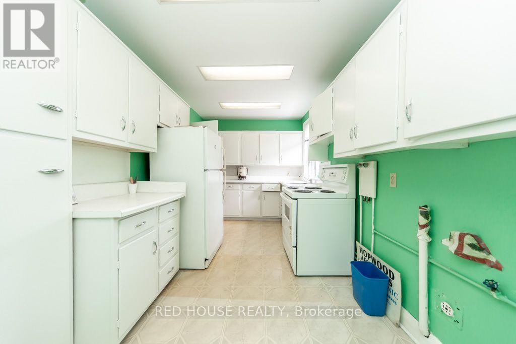 658 Vaughan Road, Toronto, Ontario  M6E 2Y5 - Photo 31 - C13547354