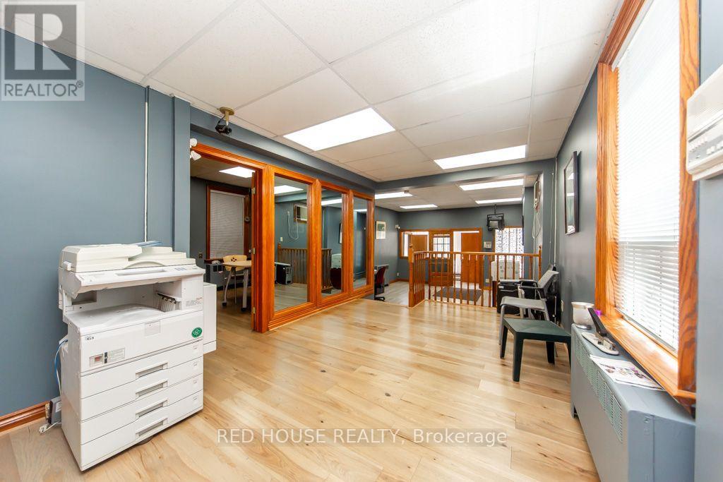 658 Vaughan Road, Toronto, Ontario  M6E 2Y5 - Photo 4 - C13547354