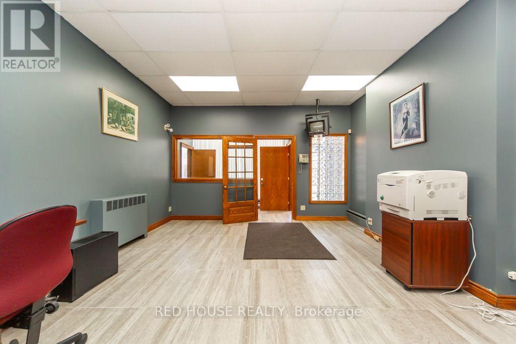 658 Vaughan Road, Toronto, Ontario  M6E 2Y5 - Photo 5 - C13547354
