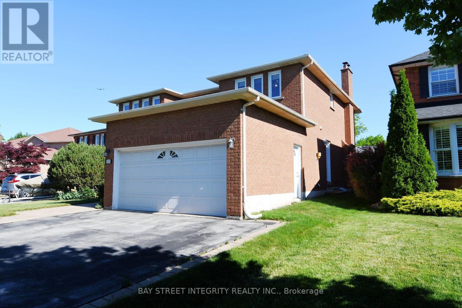 1213 Rosethorne Road, Oakville, Ontario L6M 1H5 - Photo 2 - W13547368