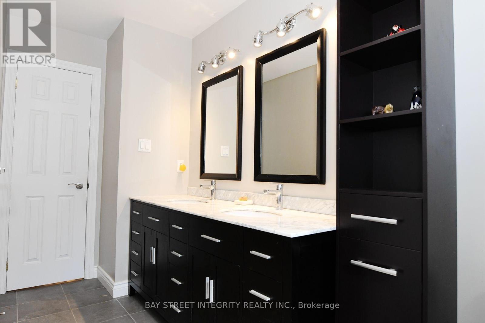 1213 Rosethorne Road, Oakville, Ontario L6M 1H5 - Photo 25 - W13547368