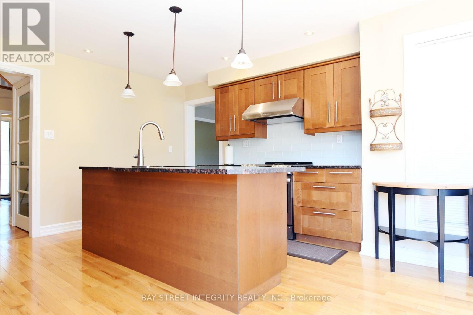 1213 Rosethorne Road, Oakville, Ontario L6M 1H5 - Photo 5 - W13547368