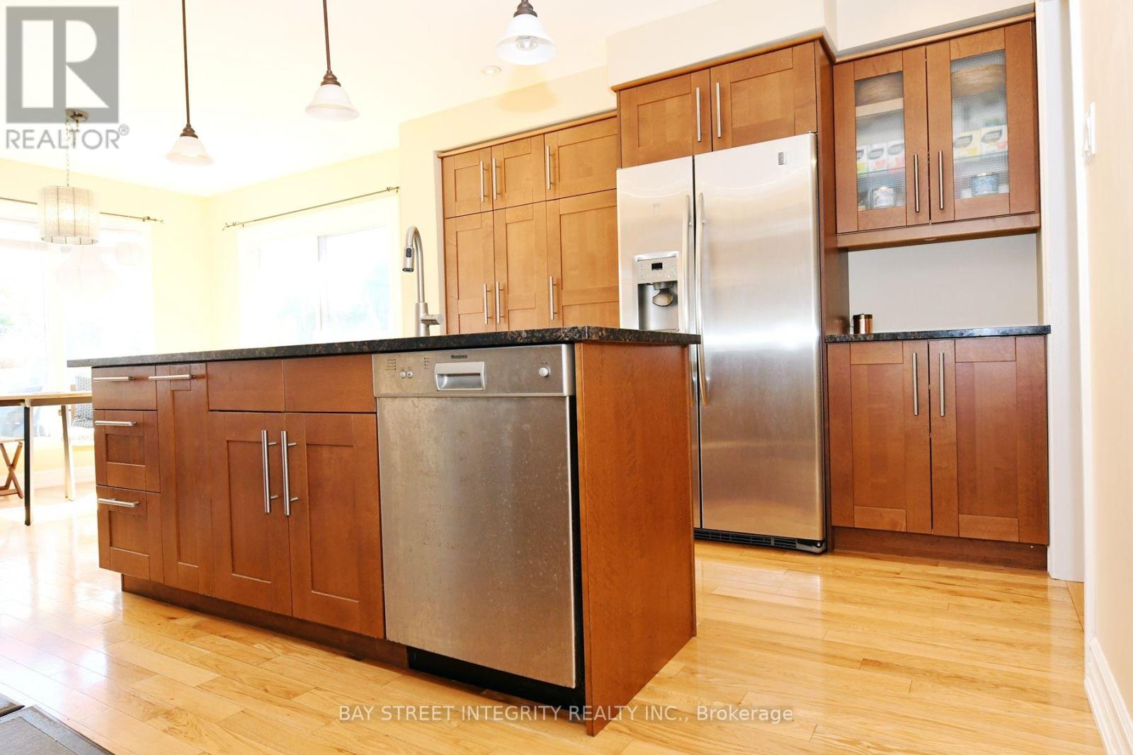 1213 Rosethorne Road, Oakville, Ontario L6M 1H5 - Photo 8 - W13547368