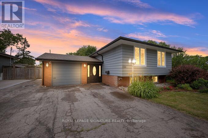 646 Blue Forest Hill, Burlington, Ontario  L7L 4H3 - Photo 6 - W13495622