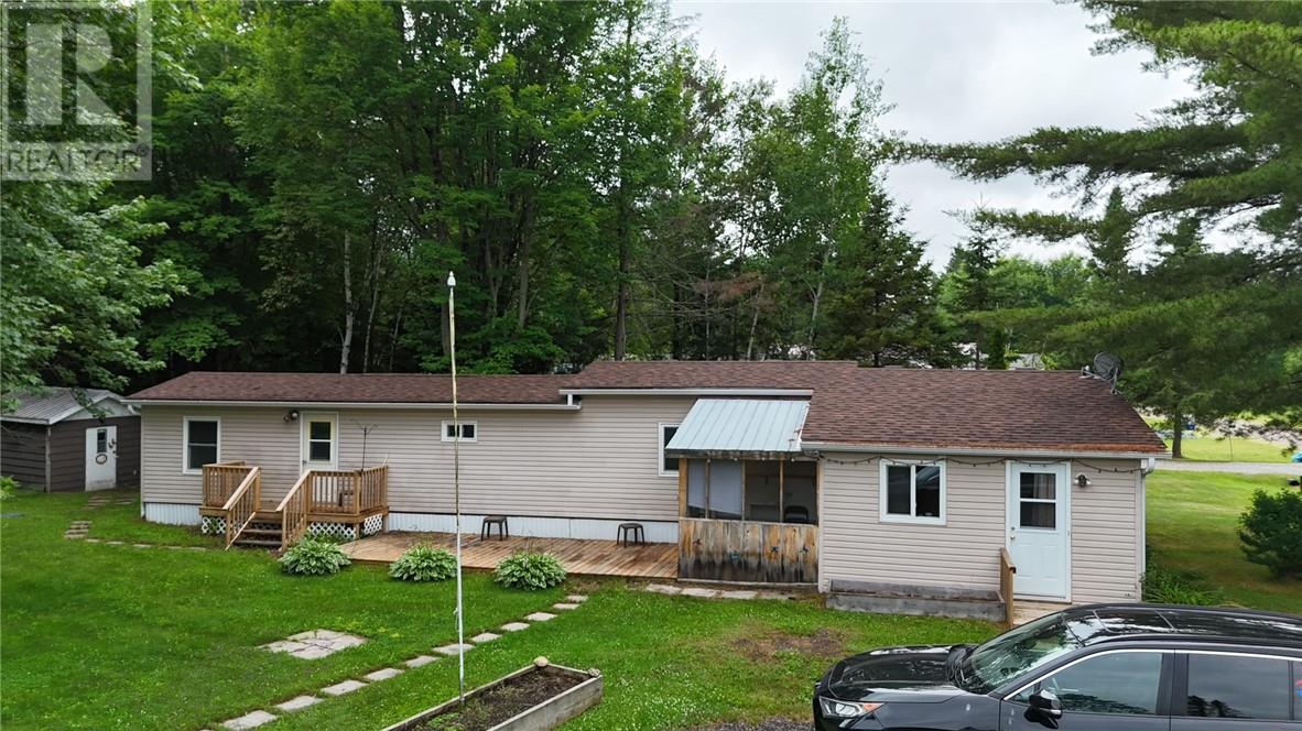 15 Pinewood, Massey, Ontario  P0P 1P0 - Photo 2 - 2129128