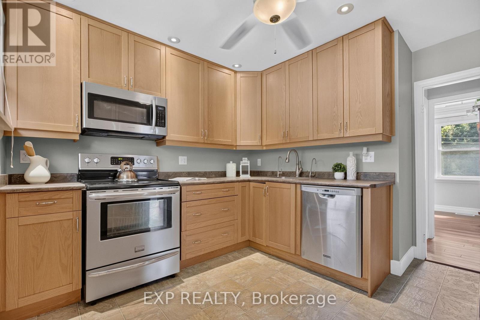 531 Philip Crescent, Cambridge, Ontario  N3H 2R4 - Photo 17 - X13547348