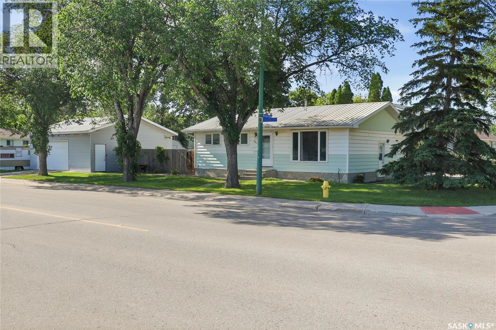 251 Sangster BOULEVARD, Regina, Saskatchewan