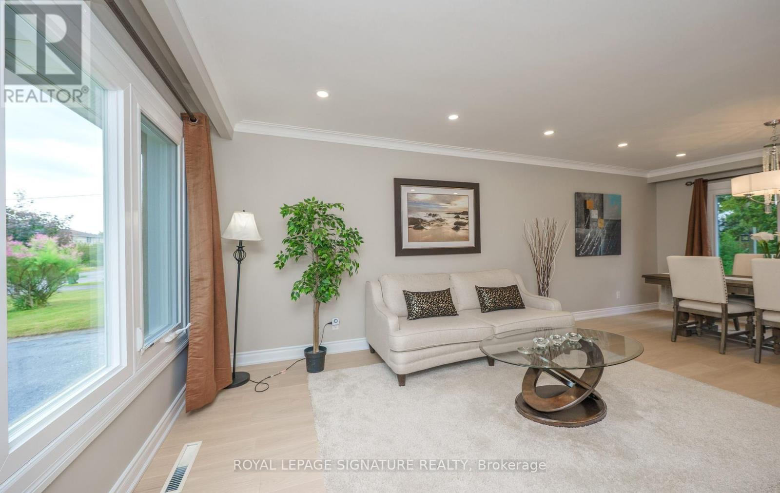 60 Aragon Avenue, Toronto, Ontario  M1T 1X9 - Photo 5 - E13547144