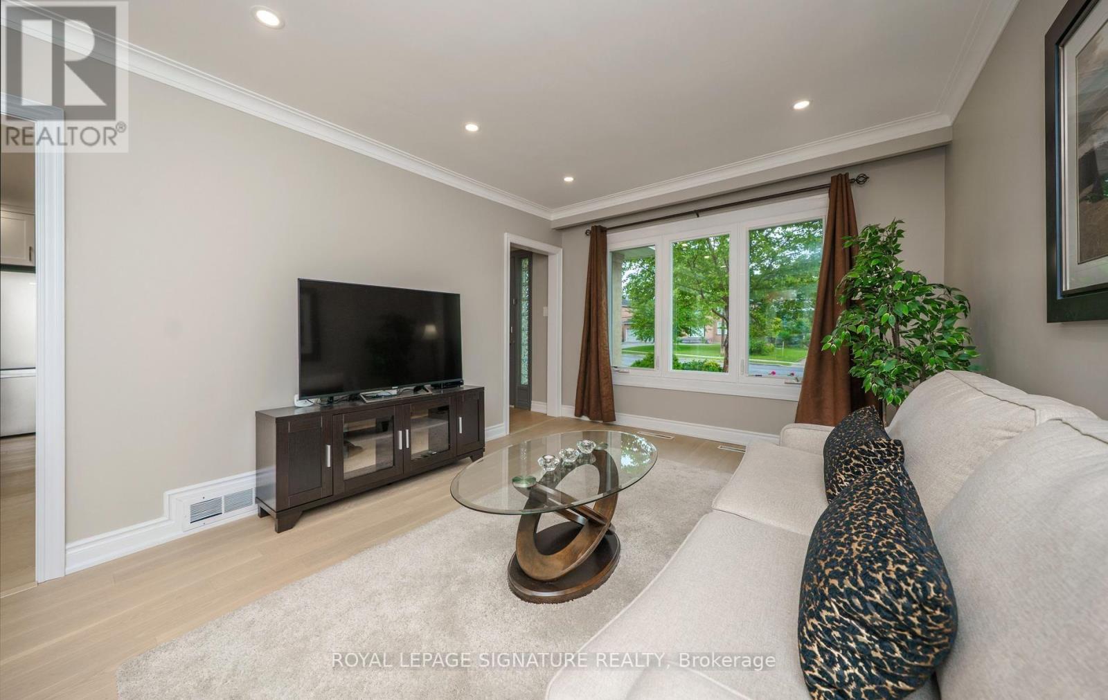 60 Aragon Avenue, Toronto, Ontario  M1T 1X9 - Photo 8 - E13547144