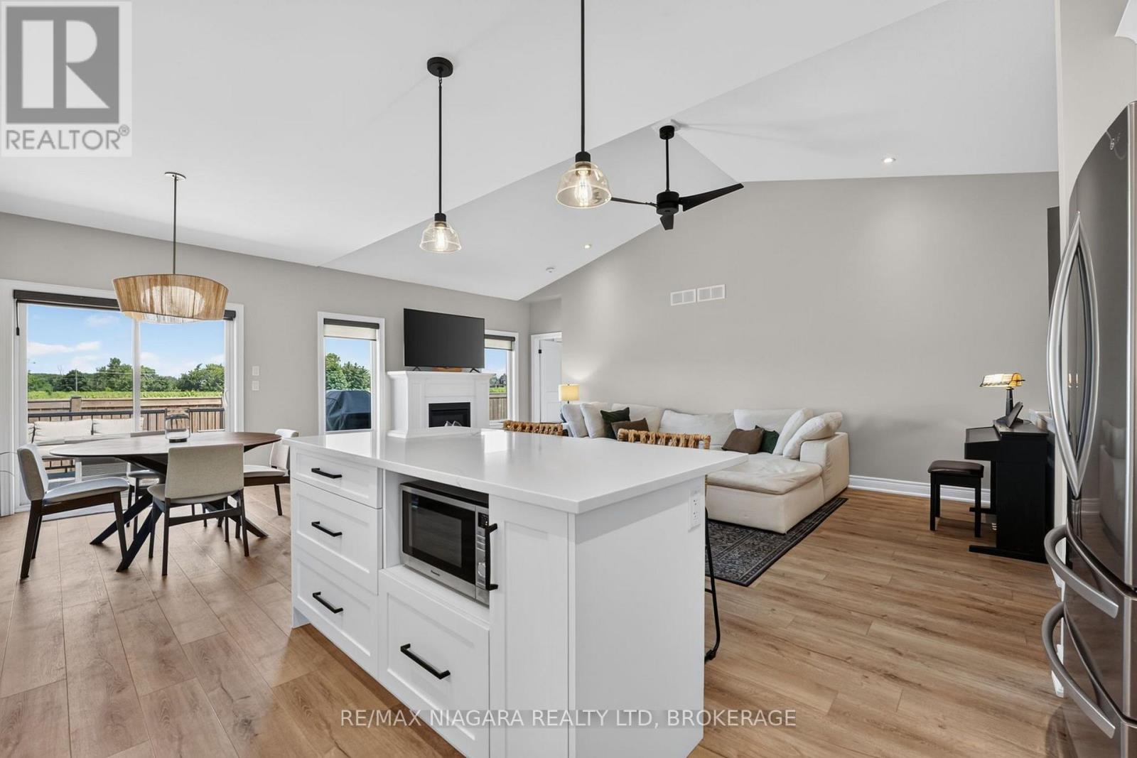24 Peachtree Lane, Niagara-On-The-Lake, Ontario  L0S 1T0 - Photo 19 - X13547428