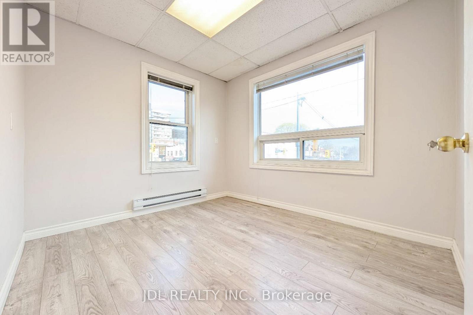 2nd Floor - 1954 Danforth Avenue, Toronto, Ontario  M4C 1J4 - Photo 10 - E13547378