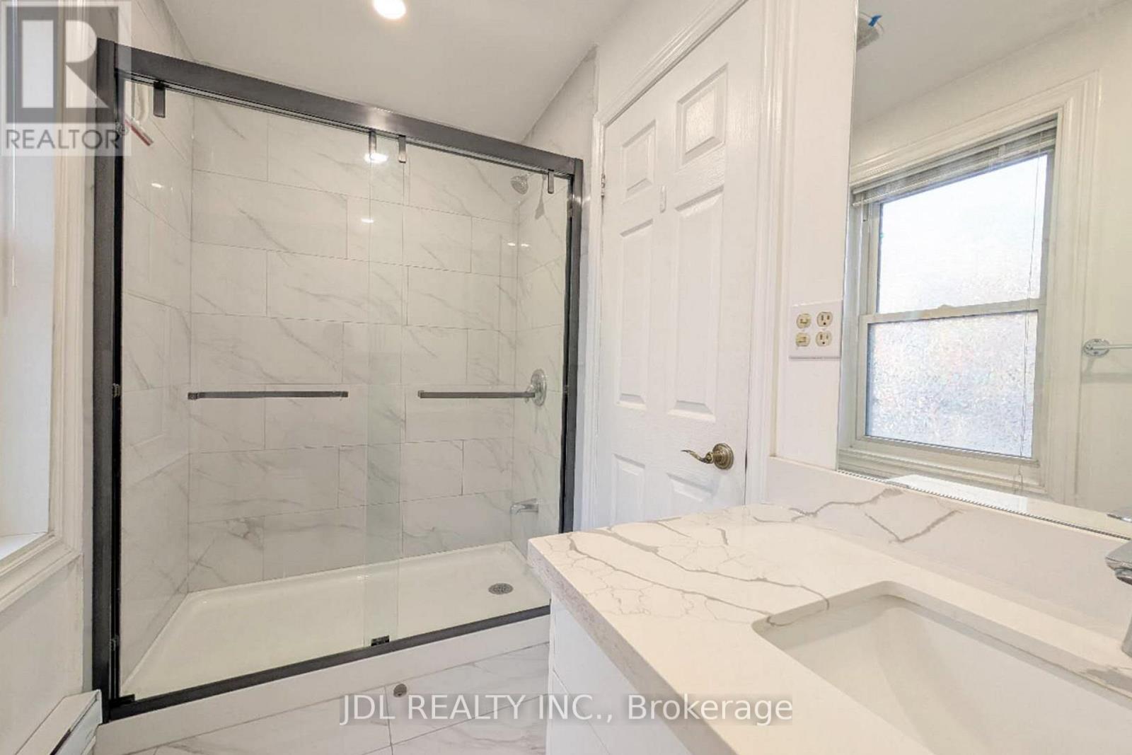 2nd Floor - 1954 Danforth Avenue, Toronto, Ontario  M4C 1J4 - Photo 11 - E13547378