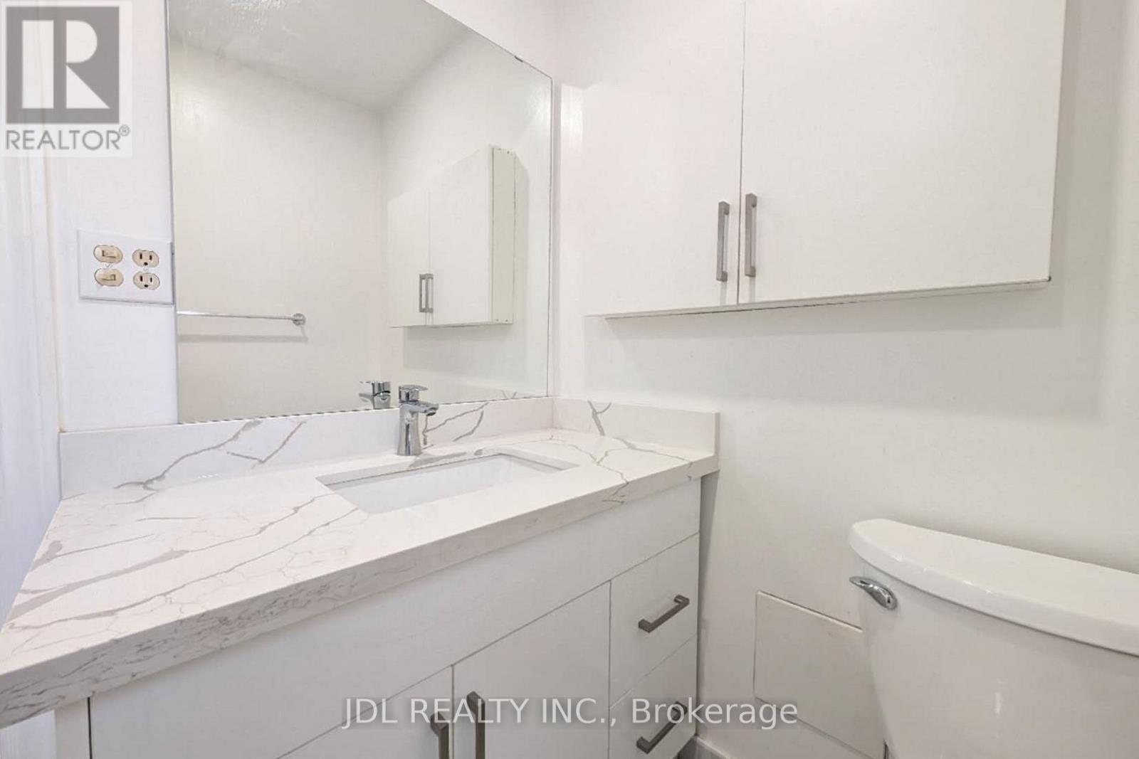2nd Floor - 1954 Danforth Avenue, Toronto, Ontario  M4C 1J4 - Photo 7 - E13547378