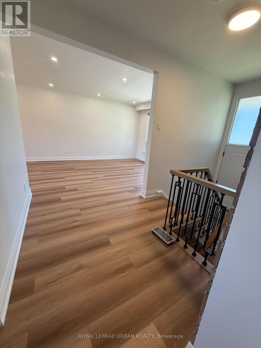 21 Chopin Avenue, Toronto, Ontario  M1K 2W3 - Photo 4 - E13547494