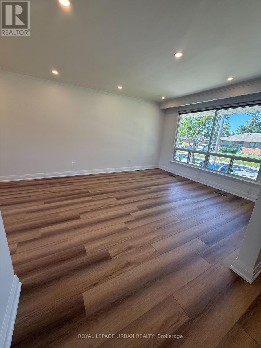 21 Chopin Avenue, Toronto, Ontario  M1K 2W3 - Photo 5 - E13547494