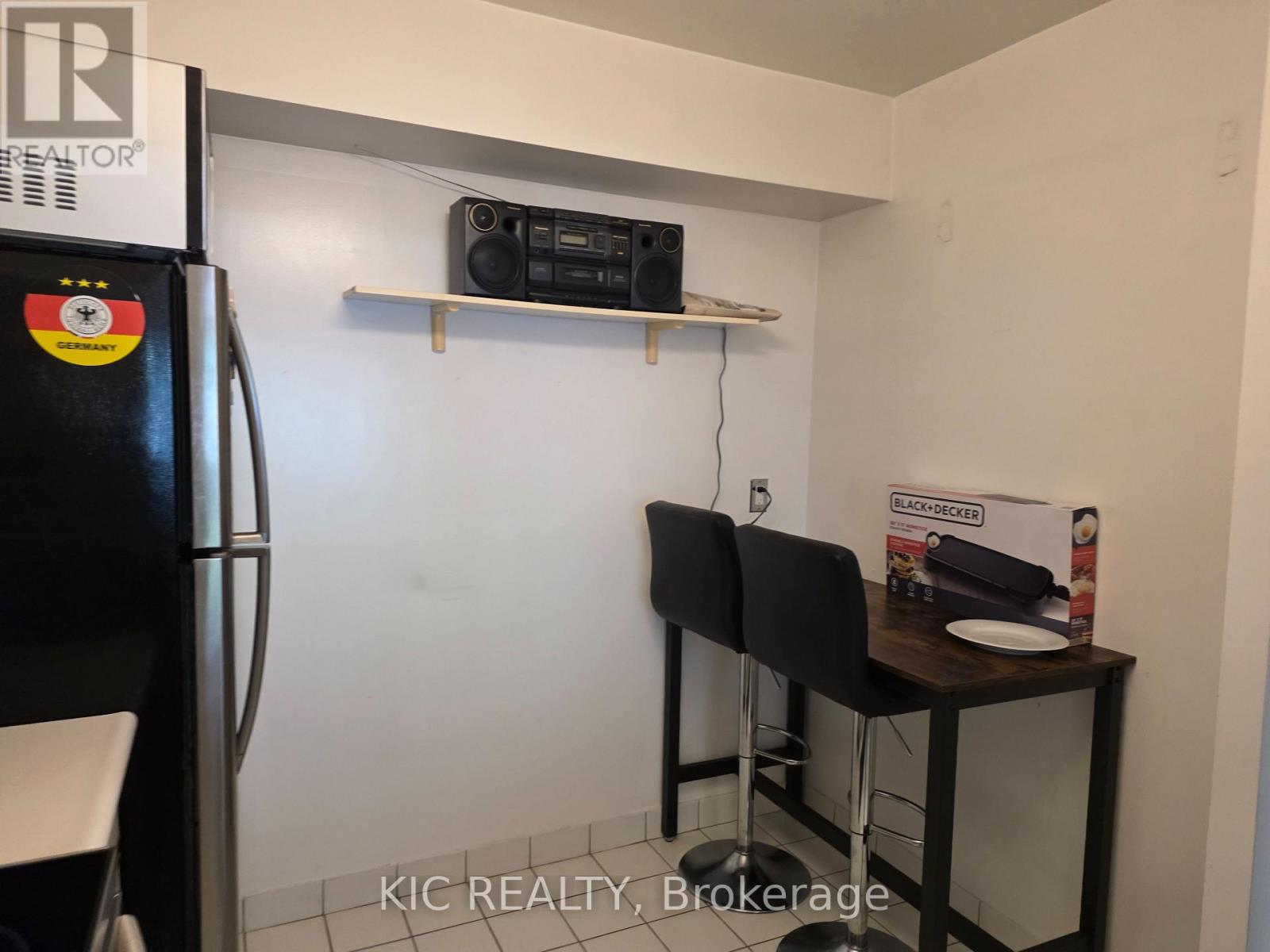 402 - 4 Parkvista, Toronto, Ontario  M4B 3M8 - Photo 10 - E13547526