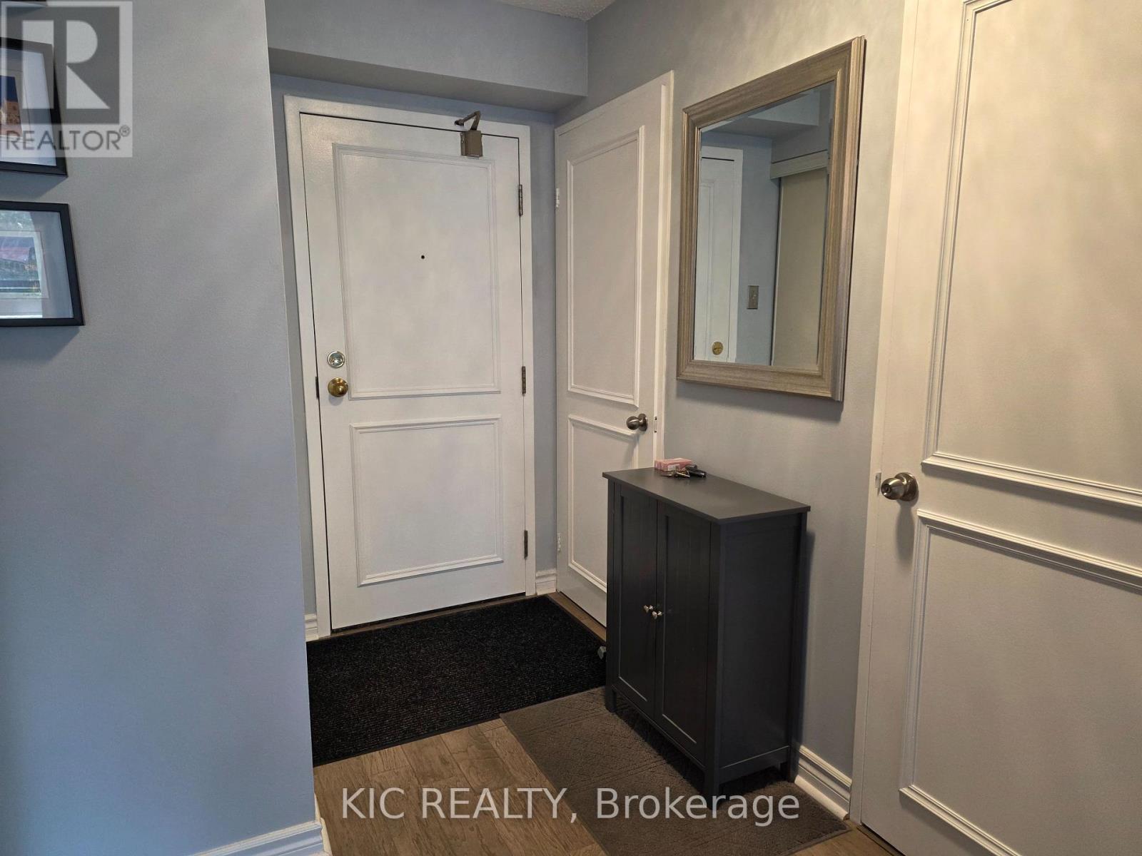402 - 4 Parkvista, Toronto, Ontario  M4B 3M8 - Photo 4 - E13547526