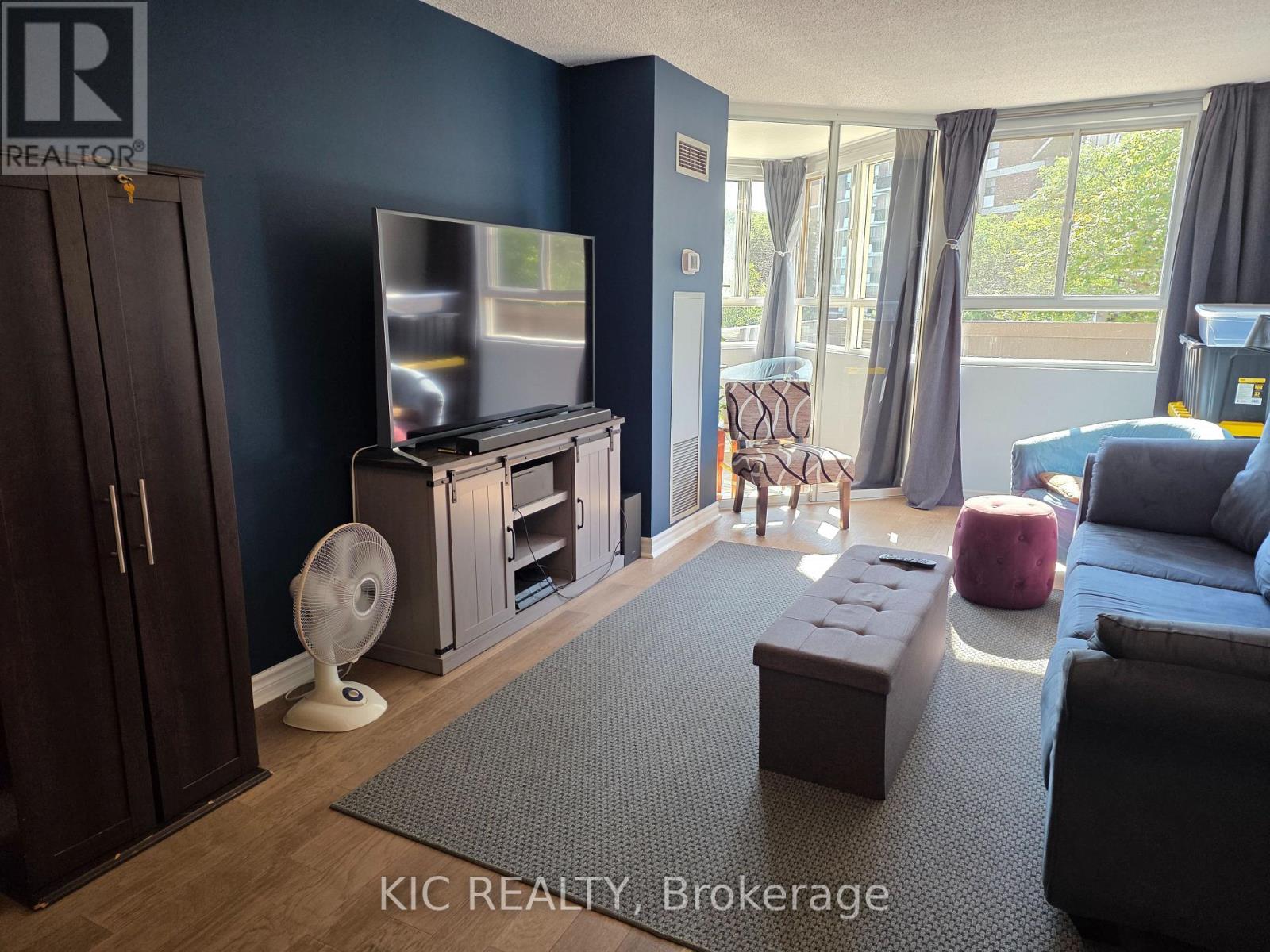 402 - 4 Parkvista, Toronto, Ontario  M4B 3M8 - Photo 6 - E13547526