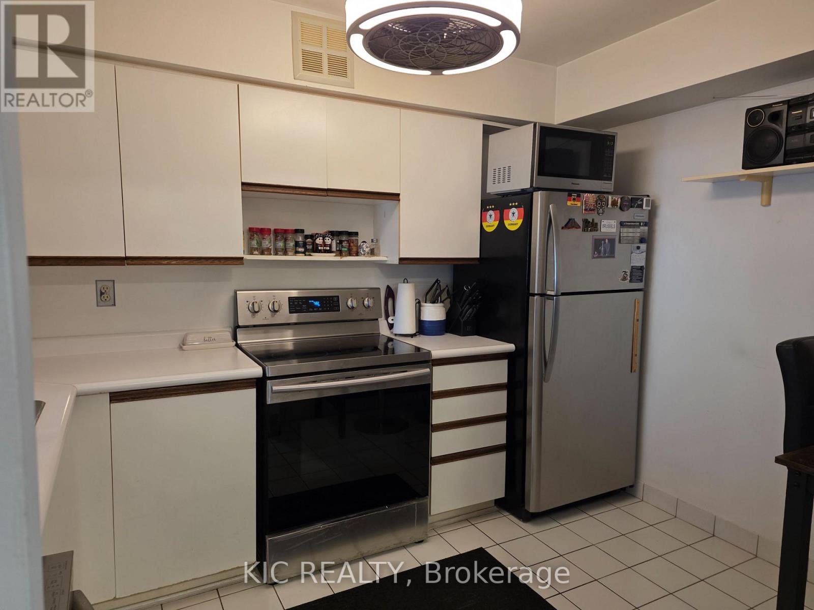 402 - 4 Parkvista, Toronto, Ontario  M4B 3M8 - Photo 9 - E13547526