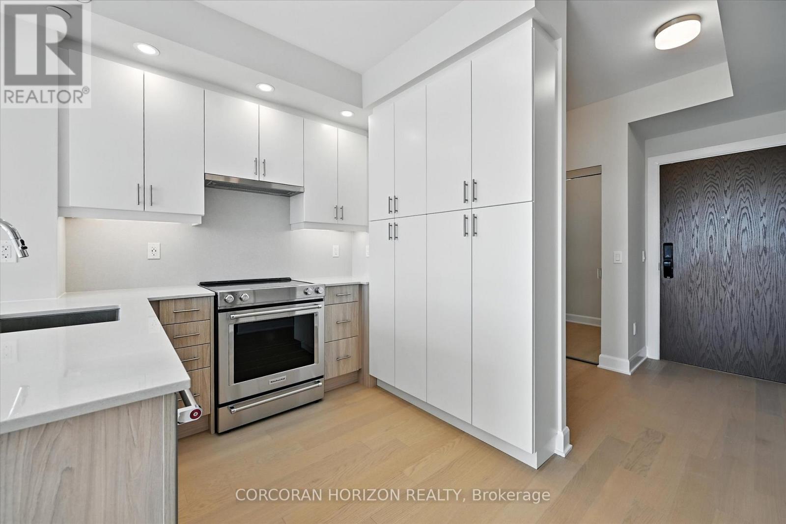 810 - 3240 William Coltson Avenue, Oakville, Ontario  L6H 0X1 - Photo 5 - W13547462