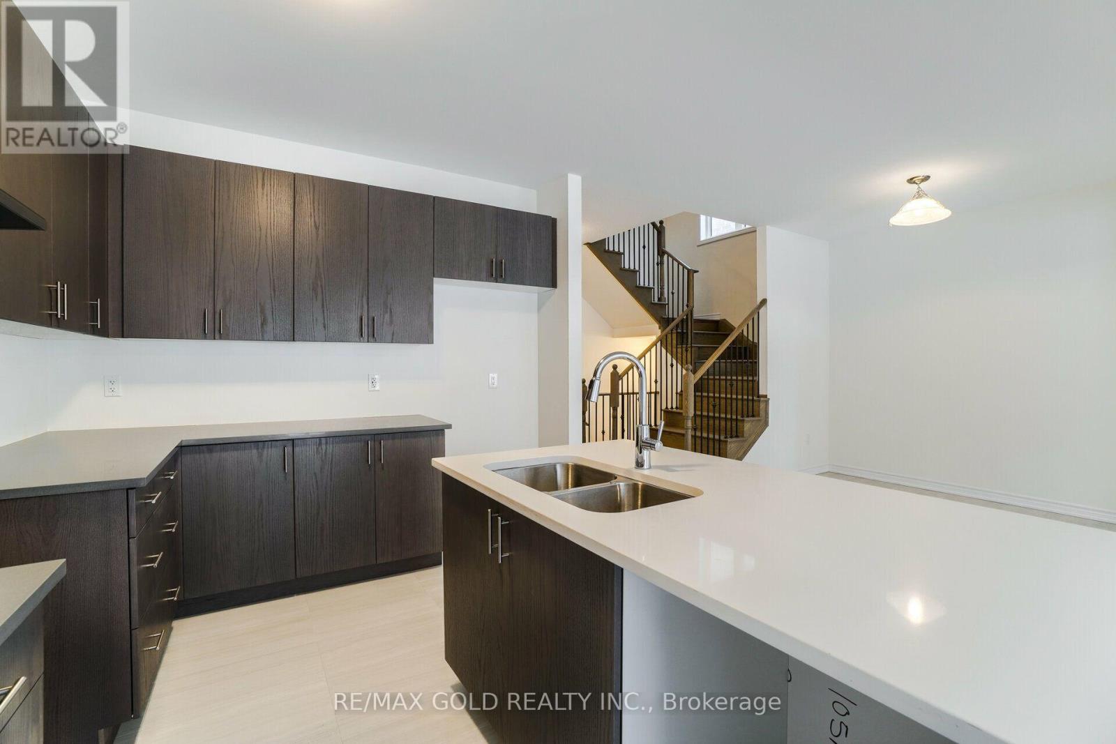 26 Del Grappa Street, Caledon, Ontario  L7C 4L1 - Photo 12 - W13547520