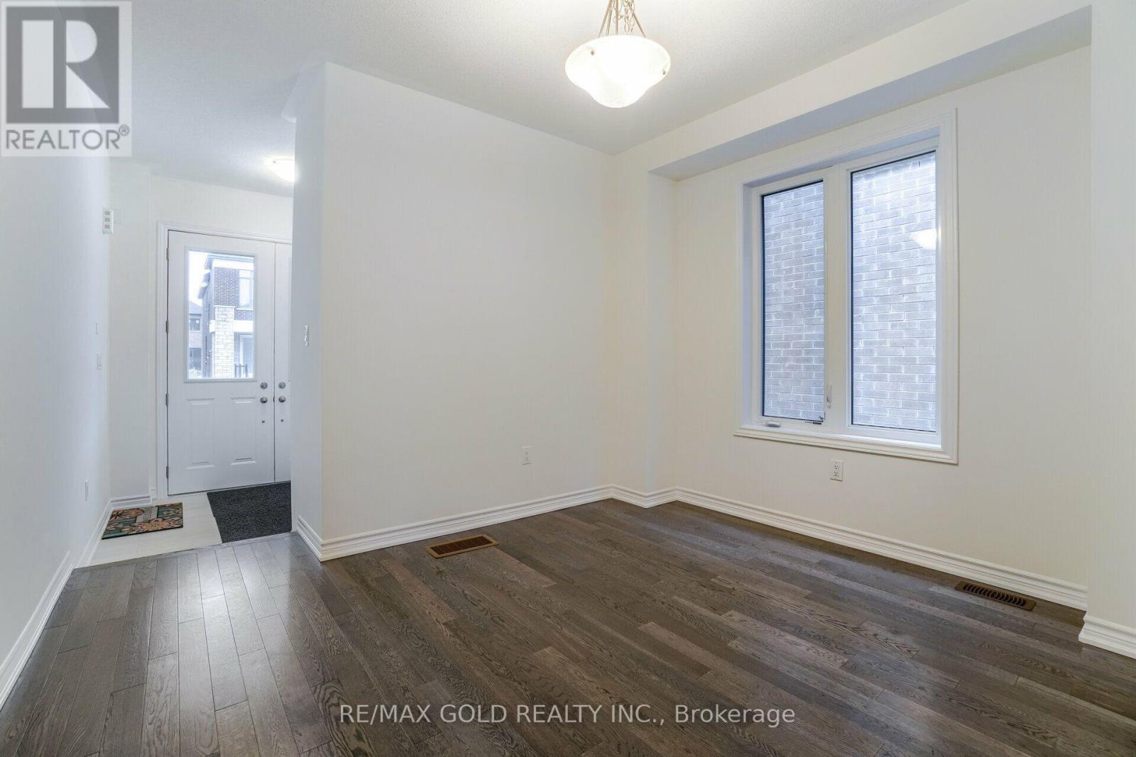26 Del Grappa Street, Caledon, Ontario  L7C 4L1 - Photo 5 - W13547520