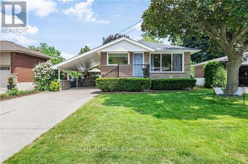 118 BRIARWOOD CRESCENT, Hamilton, Ontario