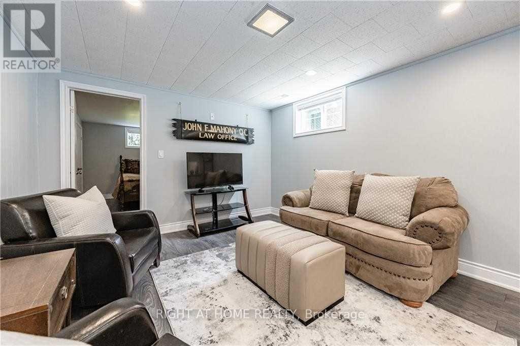 118 Briarwood Crescent, Hamilton, Ontario  L9C 4C4 - Photo 4 - X13547394