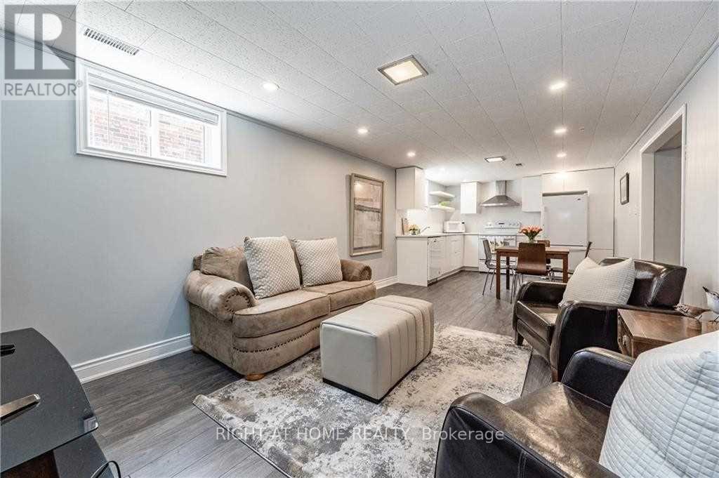 118 Briarwood Crescent, Hamilton, Ontario  L9C 4C4 - Photo 5 - X13547394