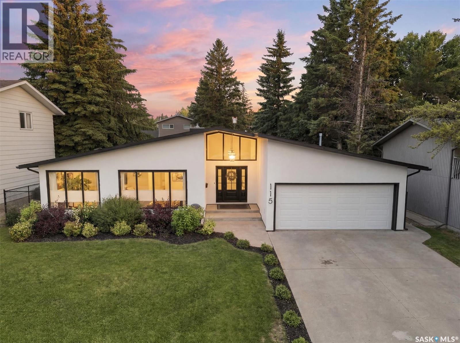 115 Whiteswan DRIVE, Saskatoon