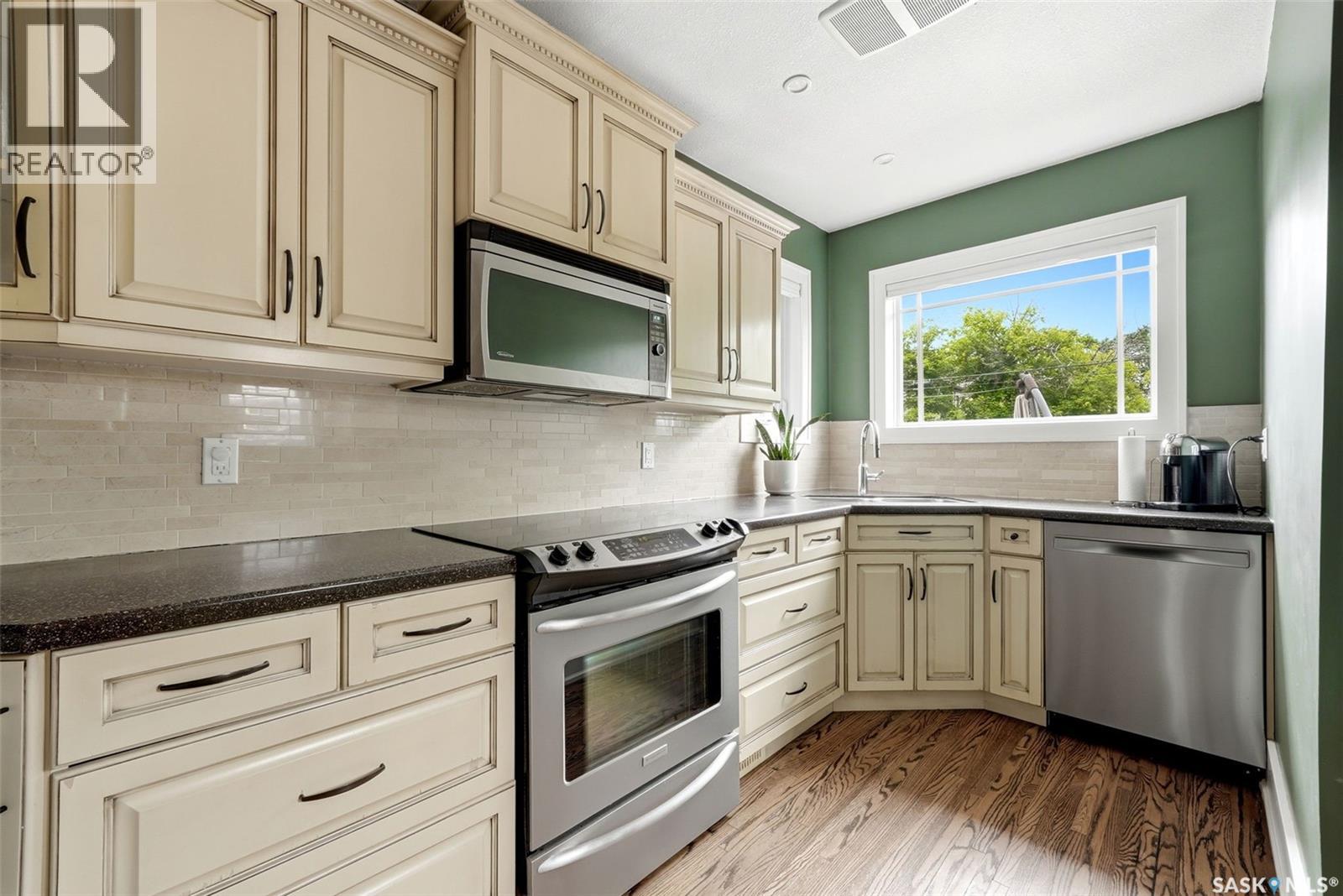 2820 College Avenue, Regina, Saskatchewan  S4T 1V2 - Photo 10 - SK042002