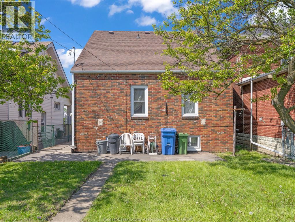 1082 Parent, Windsor, Ontario  N9A 2E5 - Photo 5 - 26003139