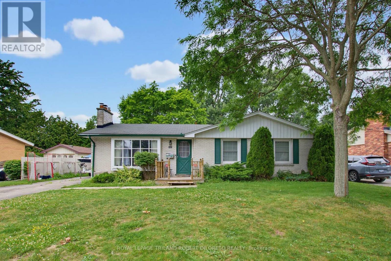 102 Honeysuckle Crescent, London East, Ontario  N5Y 4P4 - Photo 2 - X13547616