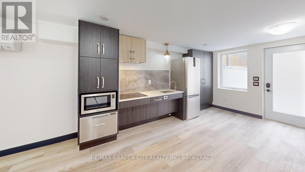 Main - 670 Upper Wellington Street, Hamilton, Ontario  L9A 3R1 - Photo 3 - X13547652