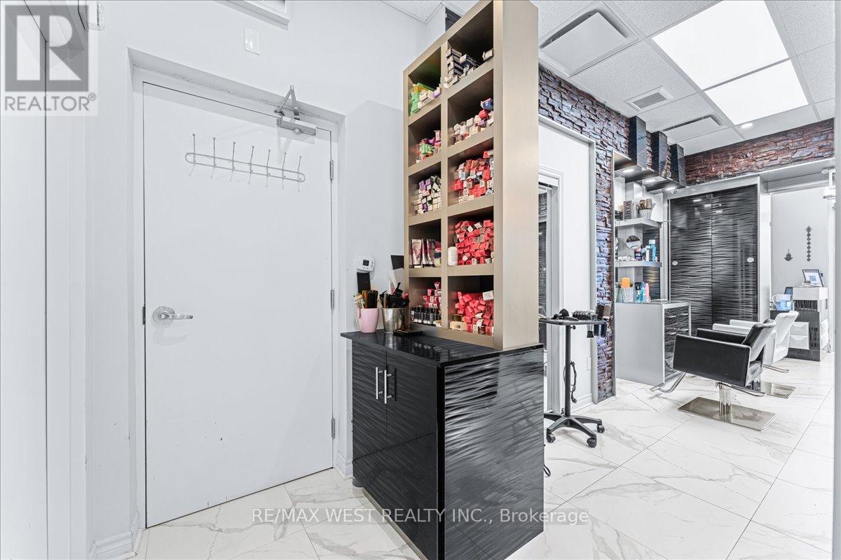 A8 - 9610 Yonge Street, Richmond Hill, Ontario  L4C 1V6 - Photo 18 - N12988302