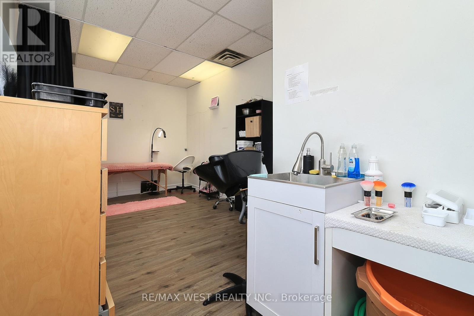 3702 Kingston Road, Toronto, Ontario  M1J 3H3 - Photo 14 - E12926728
