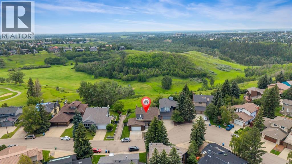 24 Woodgrove Crescent SW, calgary, Alberta