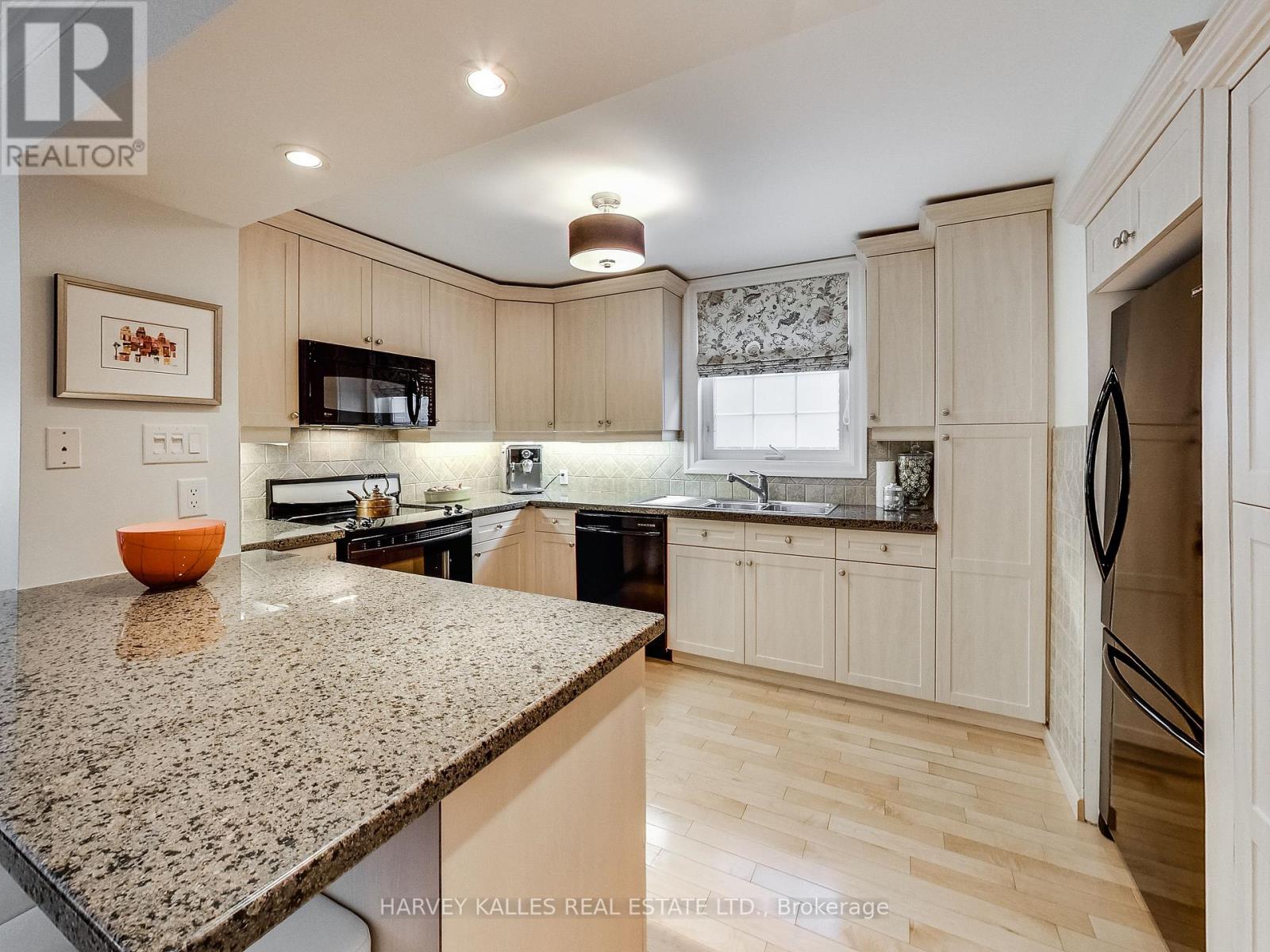 Main - 9 Highbourne Road, Toronto, Ontario  M5P 2J1 - Photo 16 - C13547550