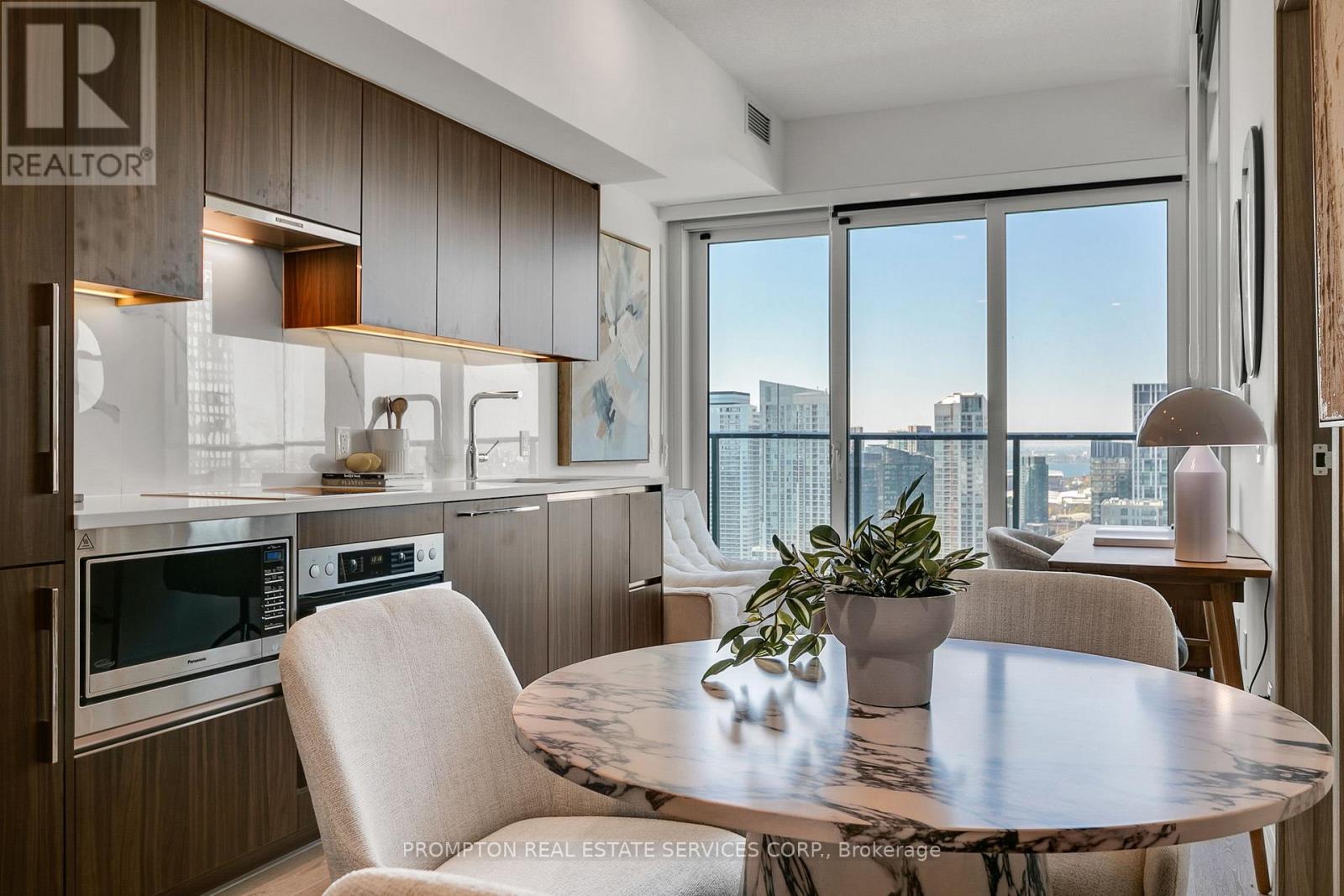 3515 - 3 Concord Cityplace Way, Toronto, Ontario  M5V 0X4 - Photo 17 - C13547552