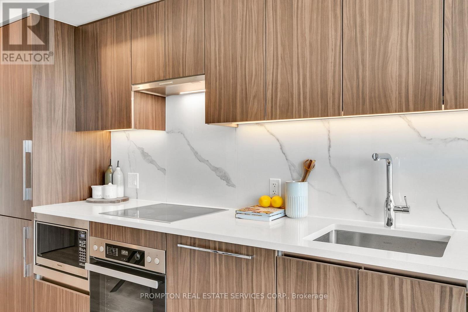 3515 - 3 Concord Cityplace Way, Toronto, Ontario  M5V 0X4 - Photo 24 - C13547552